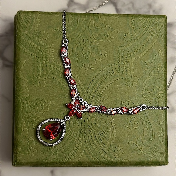 STS Karis signed Waterfall estate necklace.Garnet gems. Sterling silver - Picture 1 of 11